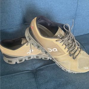 On Cloud men’s 13. EUC, worn once.